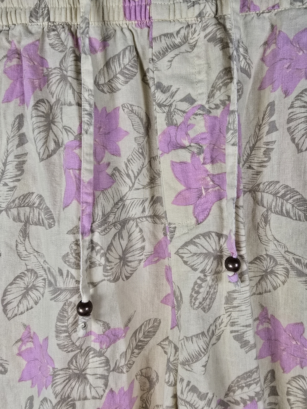 Margaritaville Women's No Passport Required Beach Linen Shorts Yellow/Pink XL - Picture 3 of 11